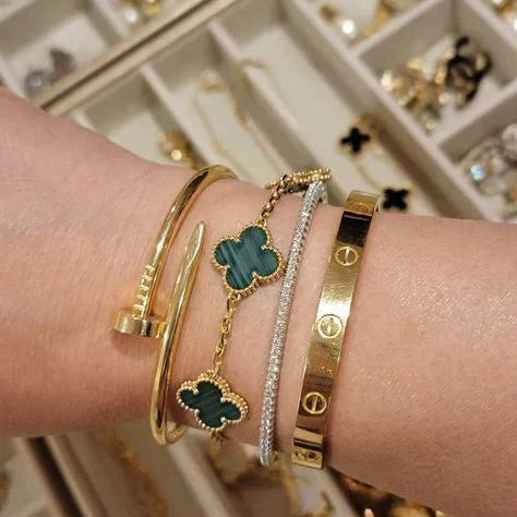 Clover Bracelet (gold finish, green detail)