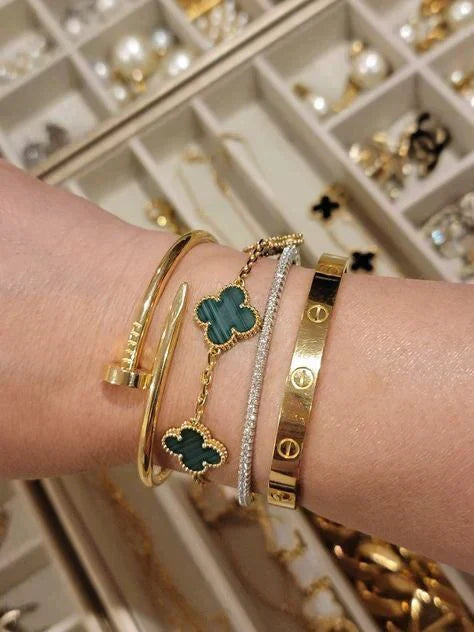 Clover Bracelet (gold finish, green detail)
