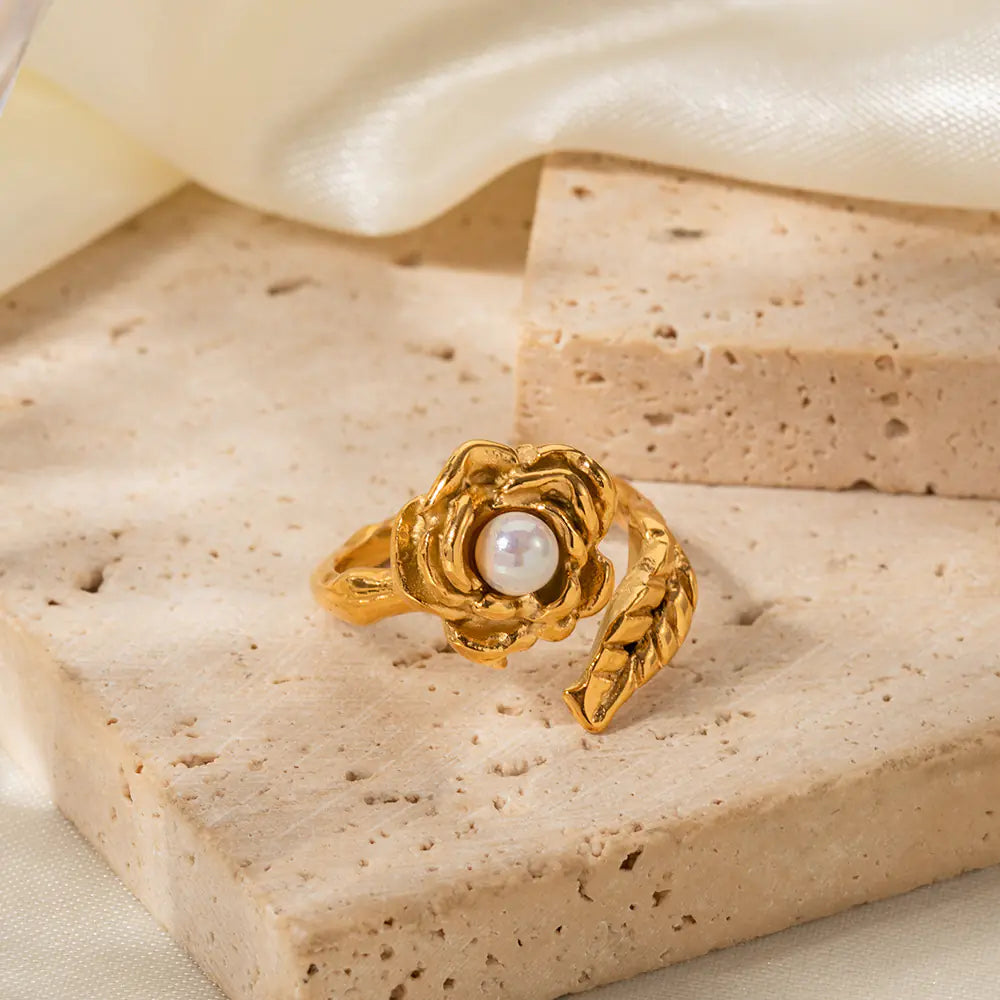 Geo Grace Ring (gold finish)