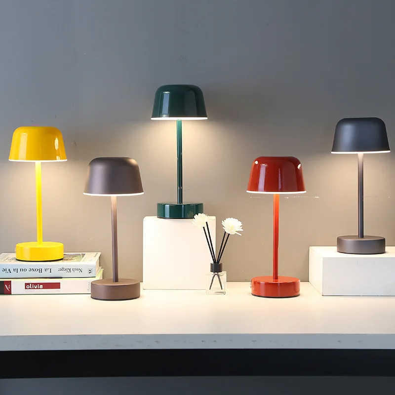 Prisma Pulse Table Lamp