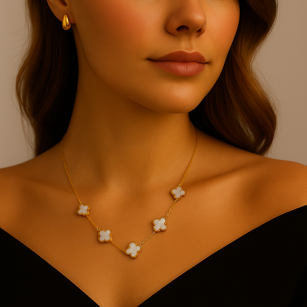 Clover Bloom Necklace (gold finish)