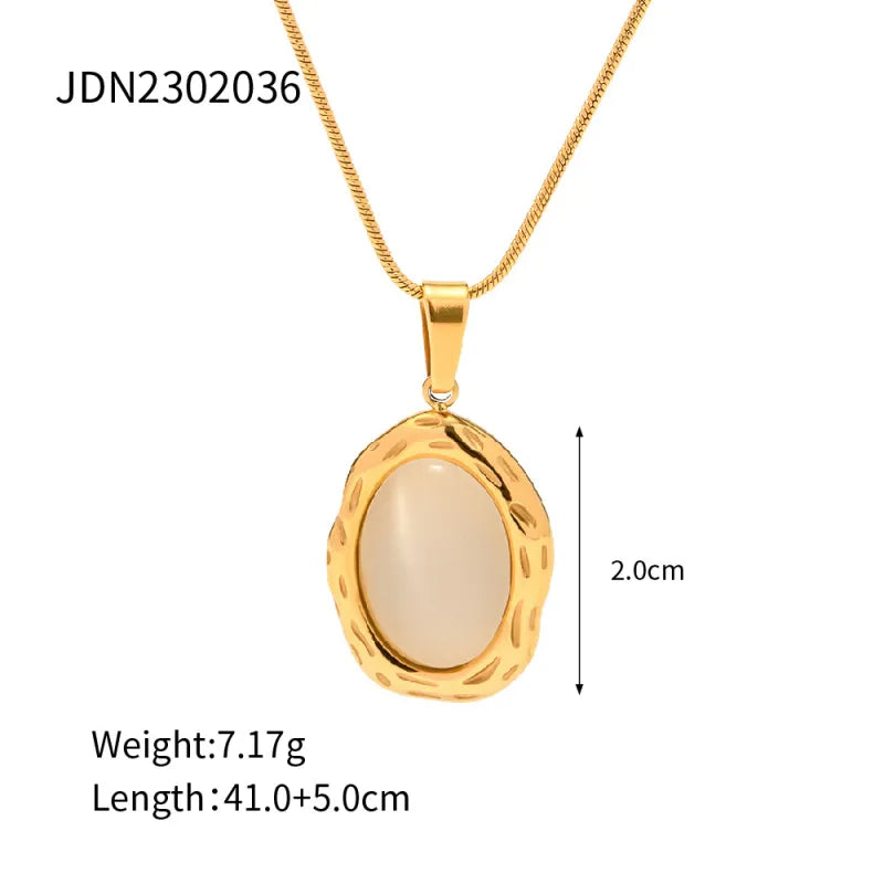 Oval Cat Eye Pendant Necklace (gold finish)