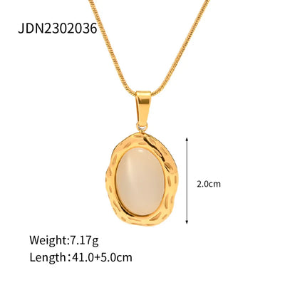 Oval Cat Eye Pendant Necklace (gold finish)