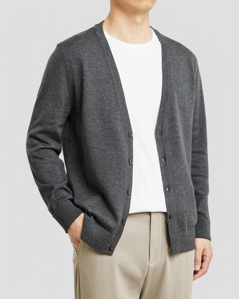 Men's Lightweight Knitted Cardigan With Buttons