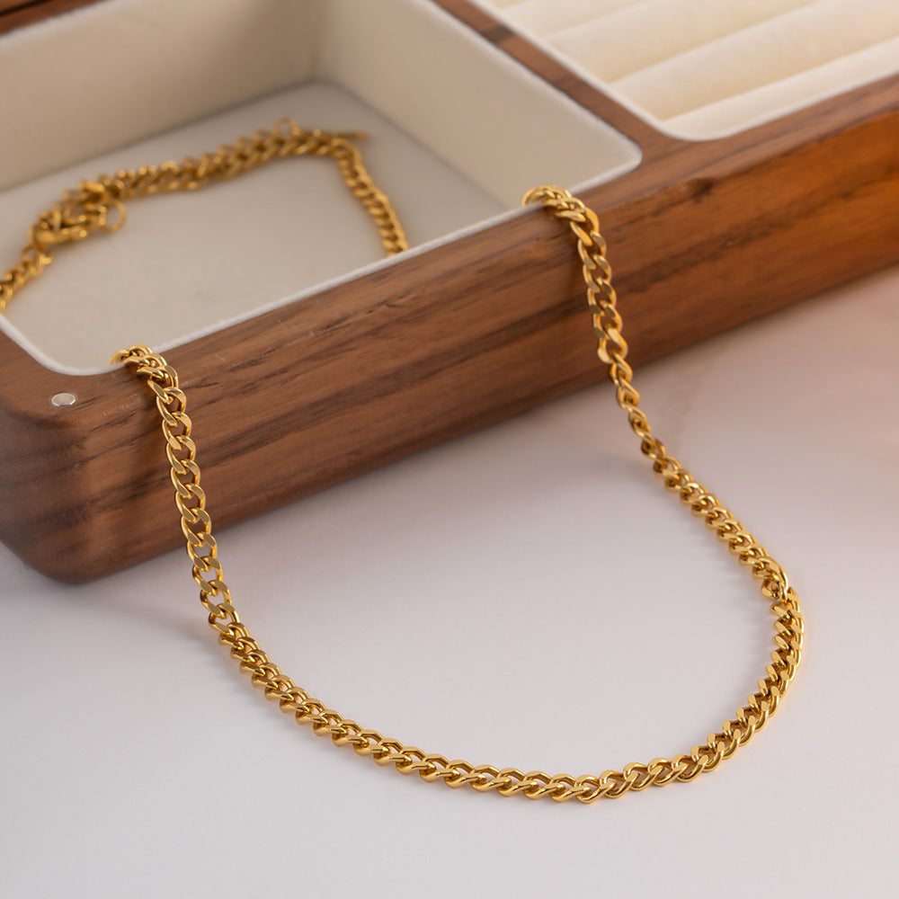 Avana Gold Necklace Pendant
