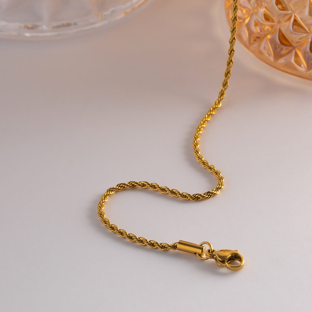 Calle Towel Chain Gold Pendant