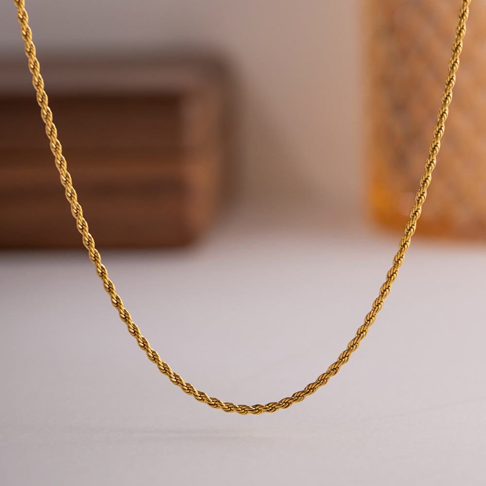 Calle Towel Chain Gold Pendant