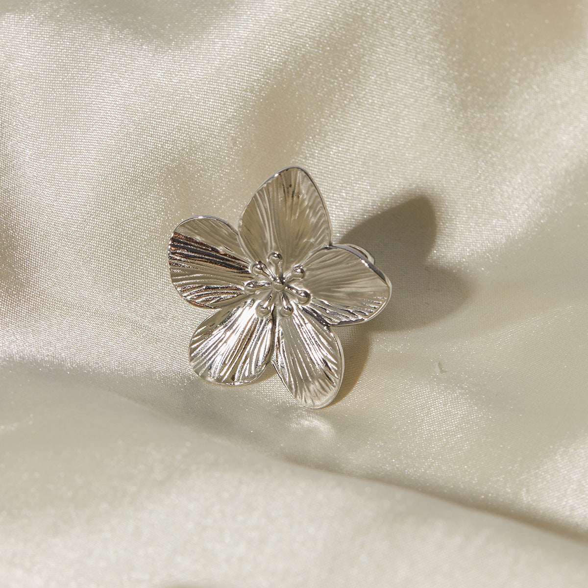 Alina Silver Flower Petal Ring