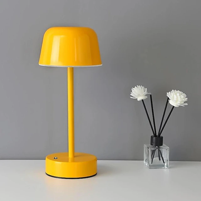Prisma Pulse Table Lamp
