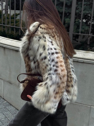 Zoe | Oversized faux fur jacket