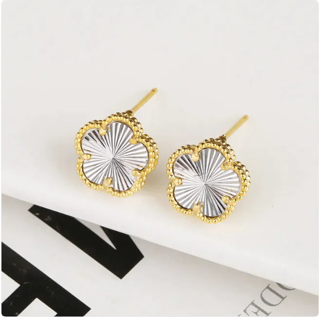 Five-Petal Shell Earrings (gold finish)