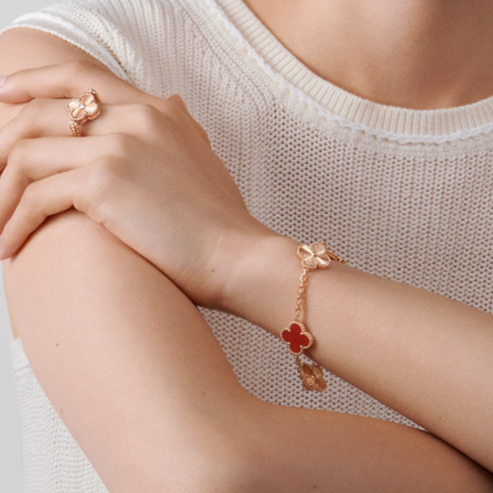 Clover Bracelet (rose gold finish, red)