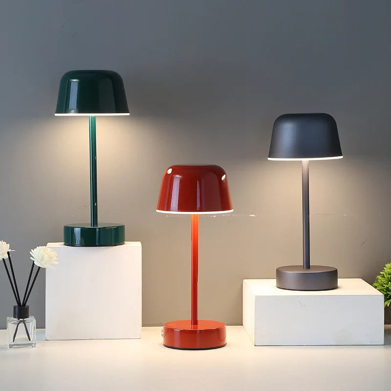 Prisma Pulse Table Lamp