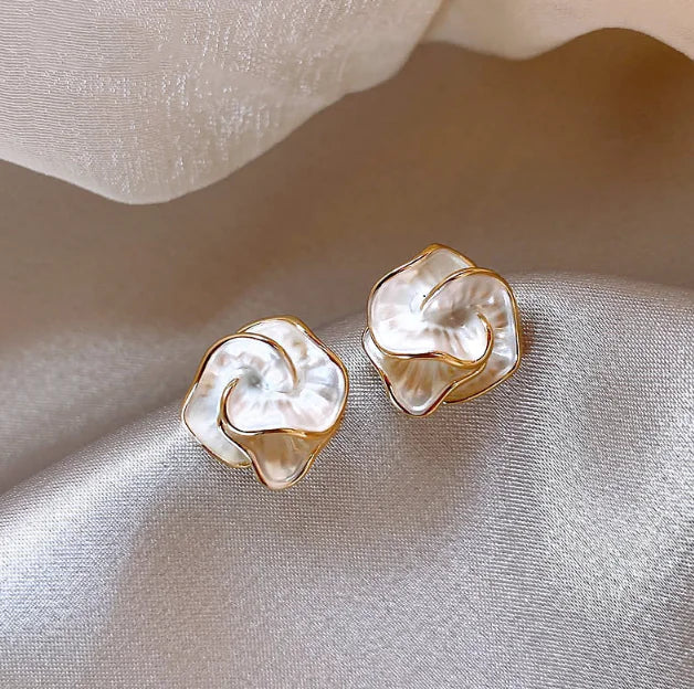 Floral Pearl Earrings (gold finish)